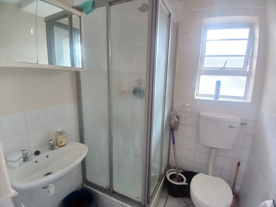 To Let 1 Bedroom Property for Rent in Humewood Eastern Cape